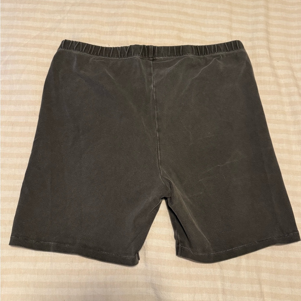 Skims Outdoor Biker Shorts “Ash” - Picture 3 of 4